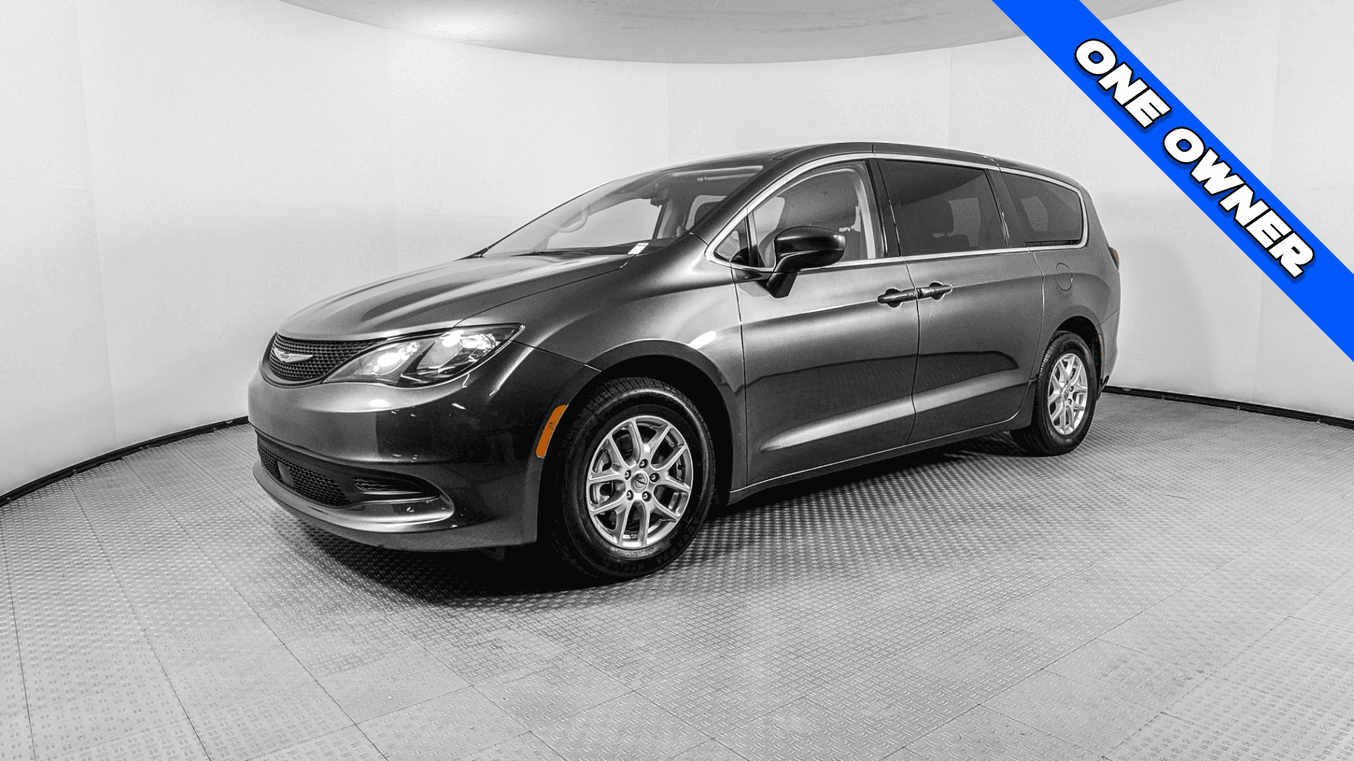 2023 CHRYSLER VOYAGER