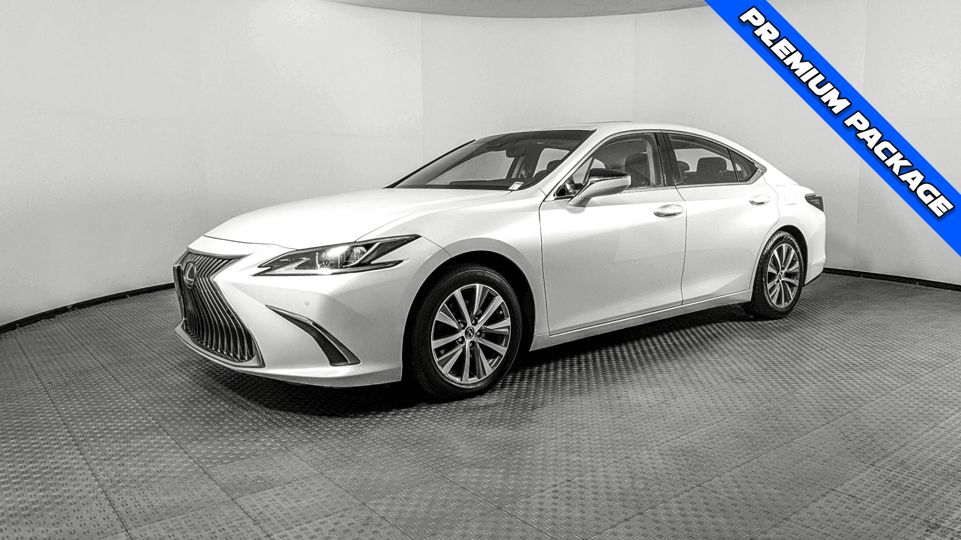 2019 LEXUS ES