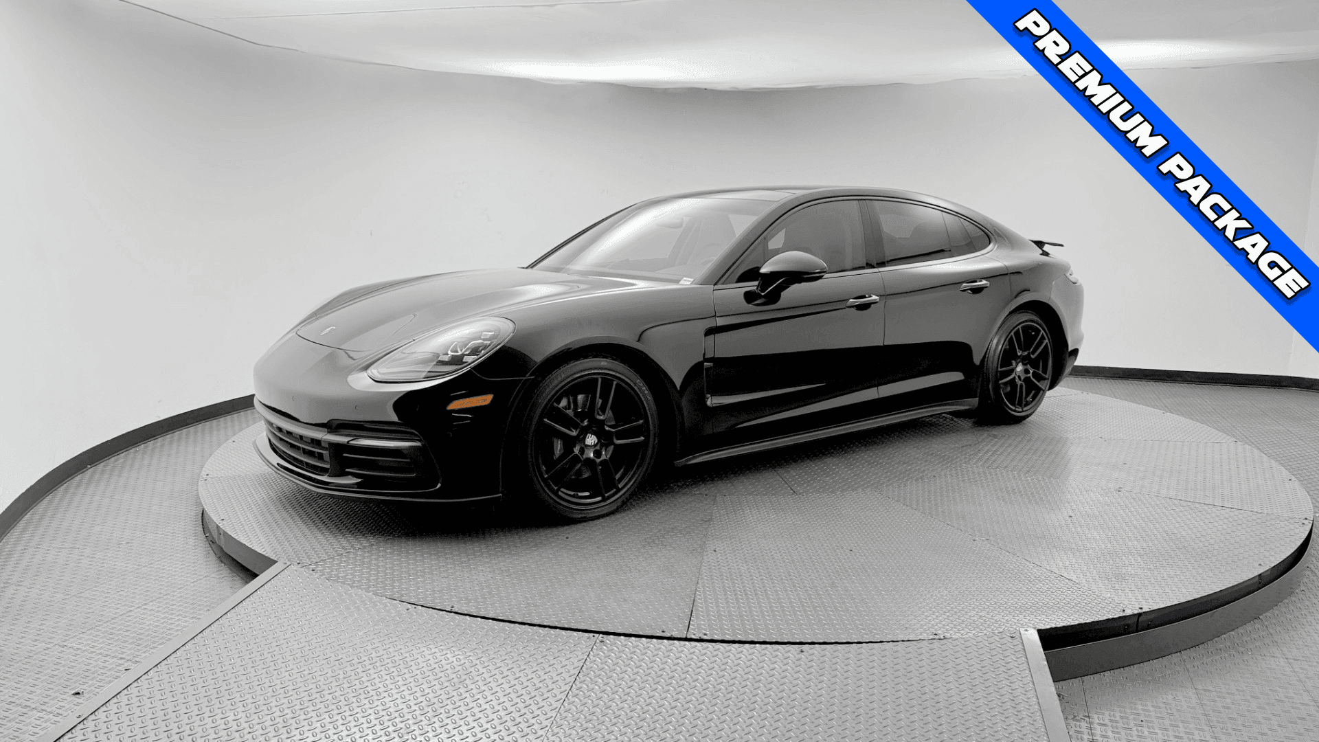 2017 PORSCHE PANAMERA