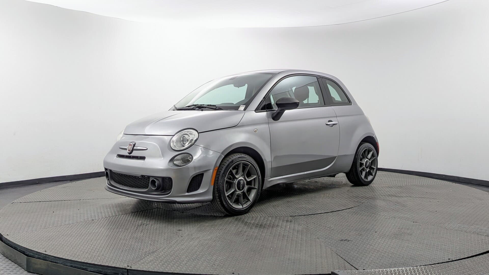 2019 FIAT 500 POP photo 1