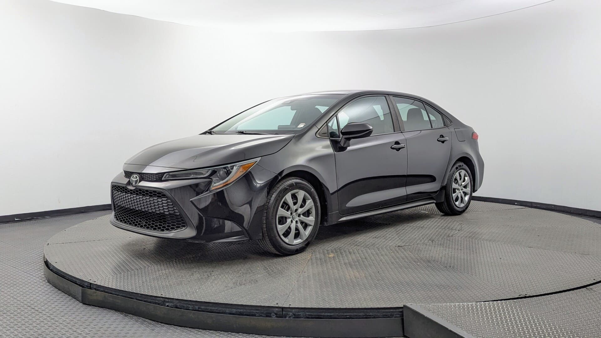 2022 TOYOTA COROLLA LE photo 1