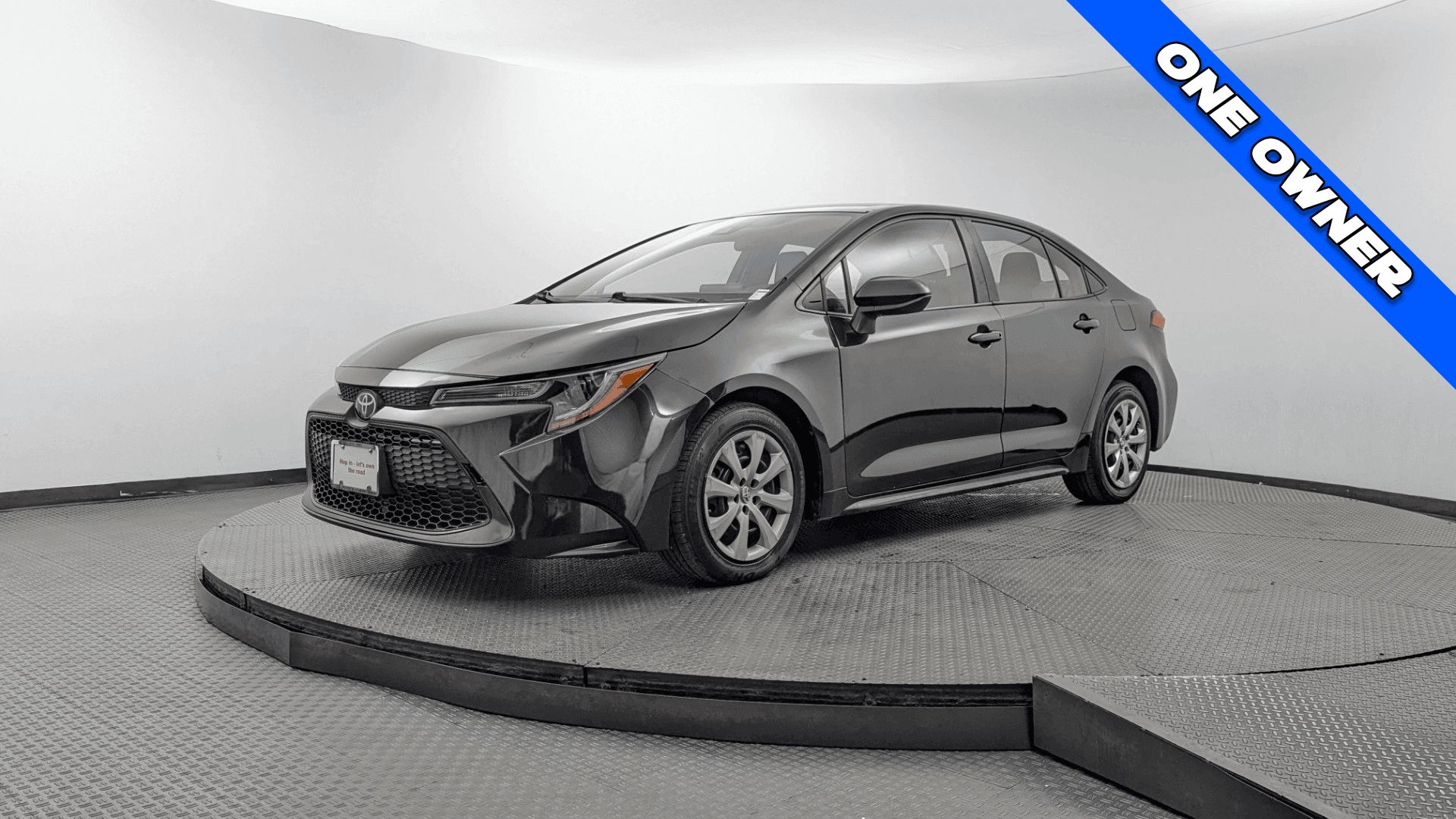 2022 TOYOTA COROLLA LE photo 1
