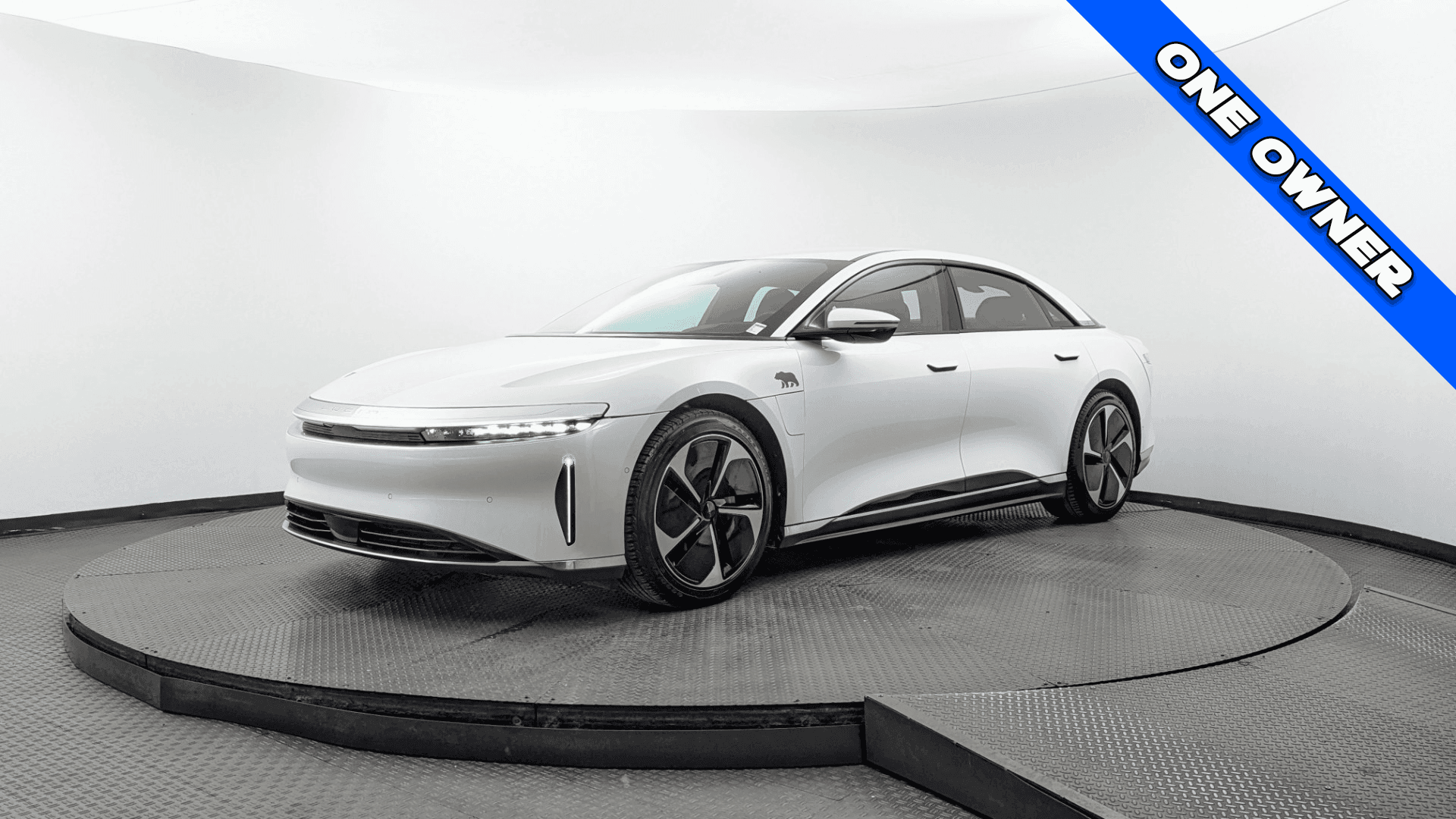 2023 LUCID AIR PURE photo 1