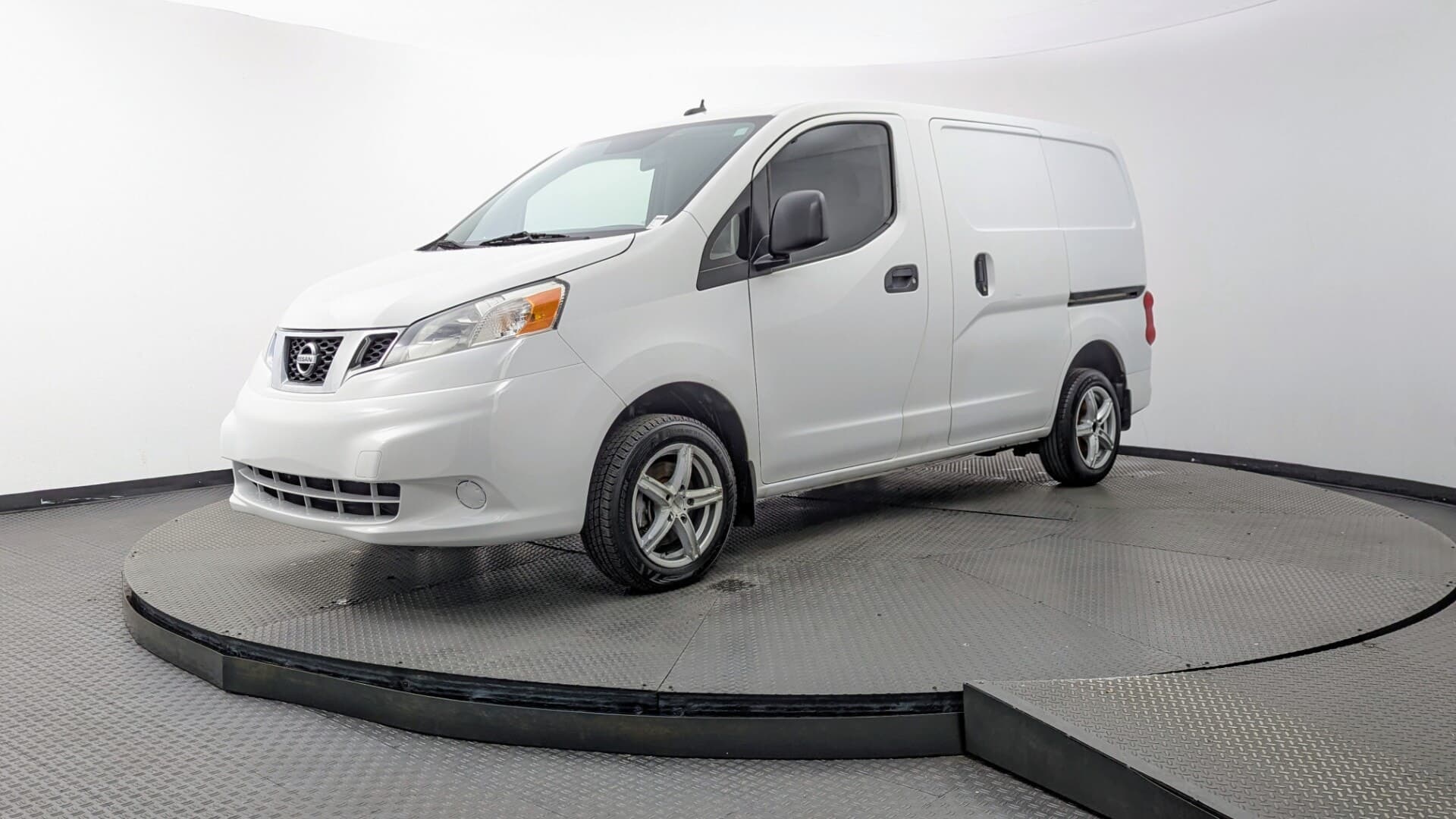2015 NISSAN NV200