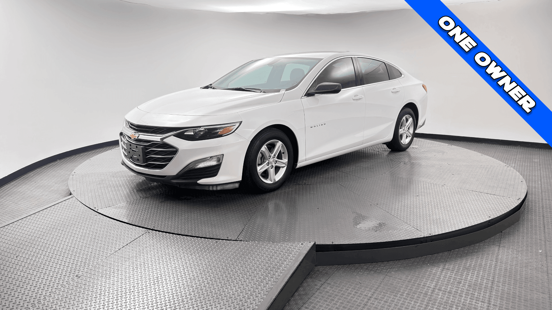 2022 CHEVROLET MALIBU LS photo 1