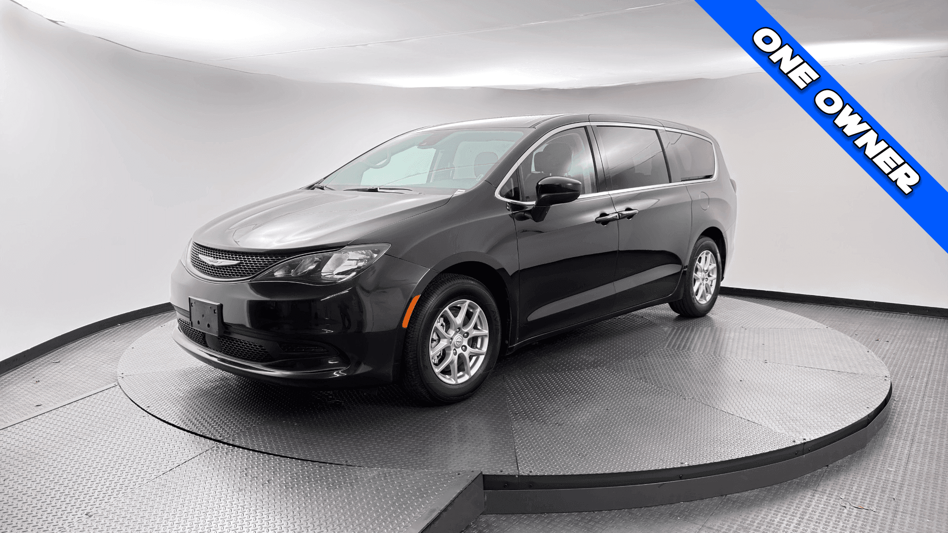2023 CHRYSLER VOYAGER