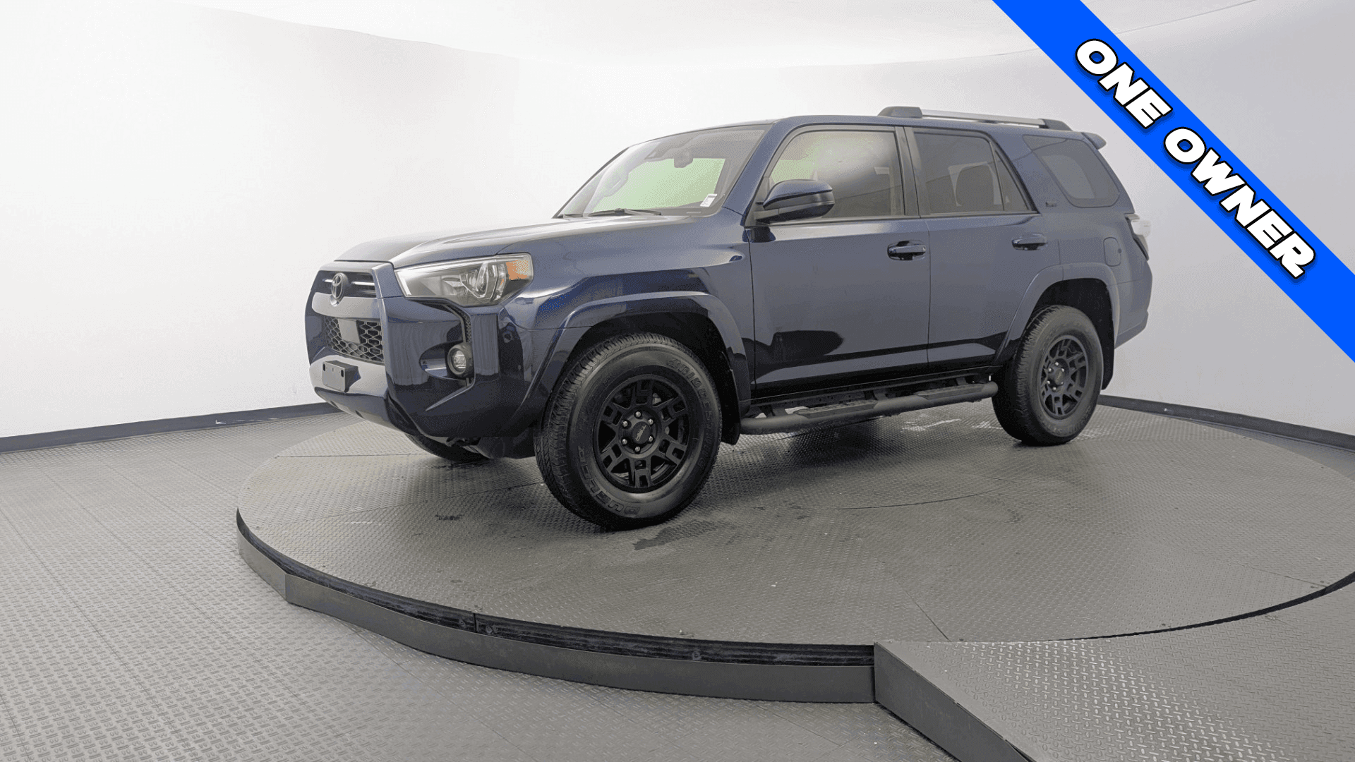 2024 TOYOTA 4RUNNER SR5 photo 1