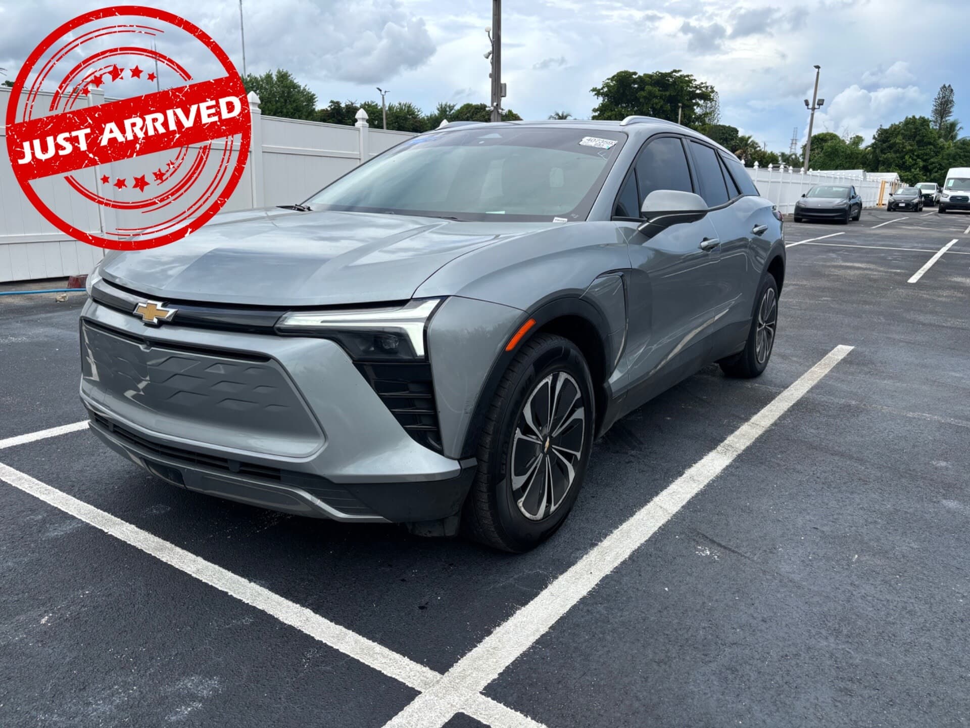 2024 CHEVROLET BLAZER EV EAWD LT photo 1