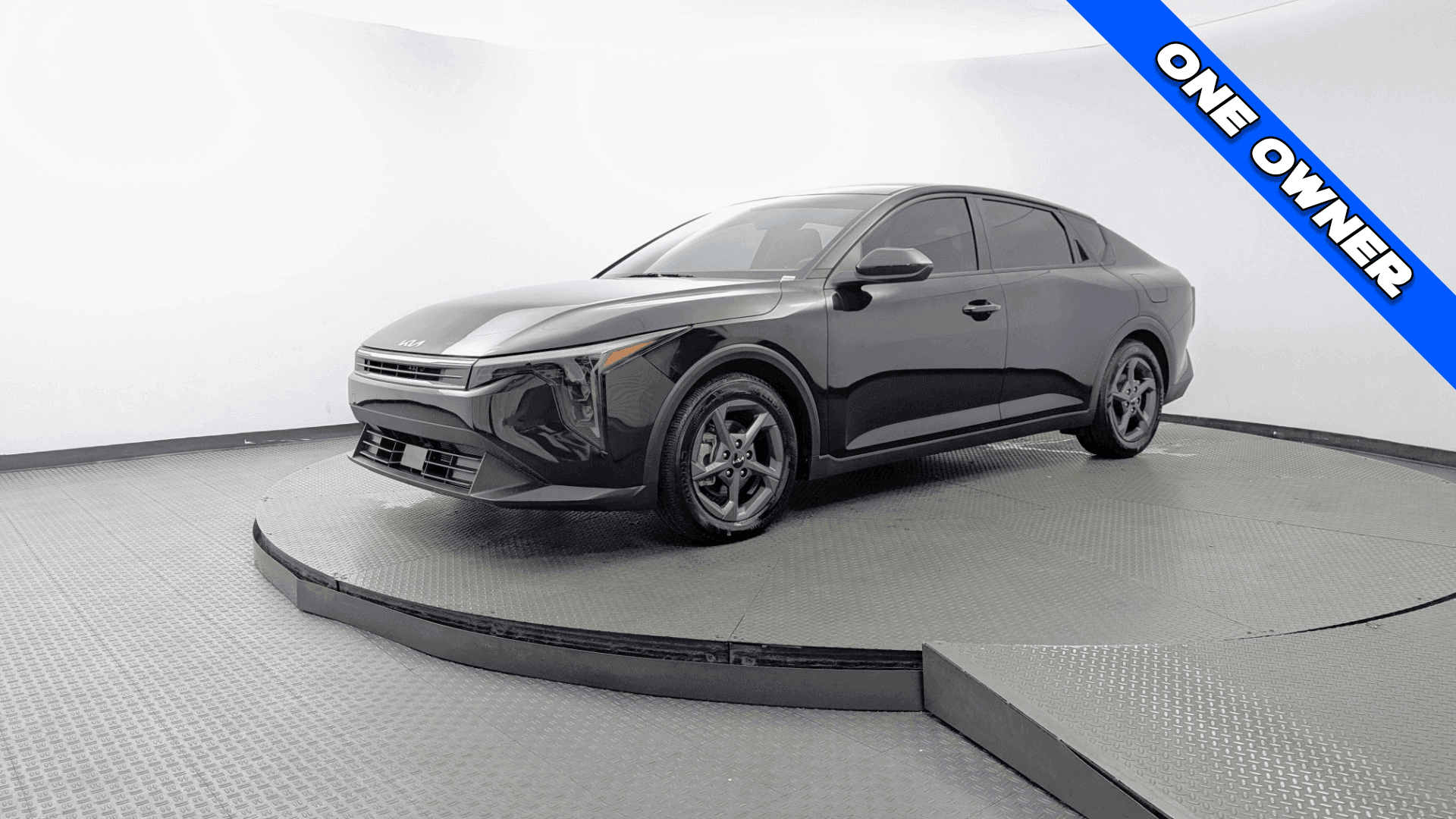 2025 KIA K4 LXS photo 1