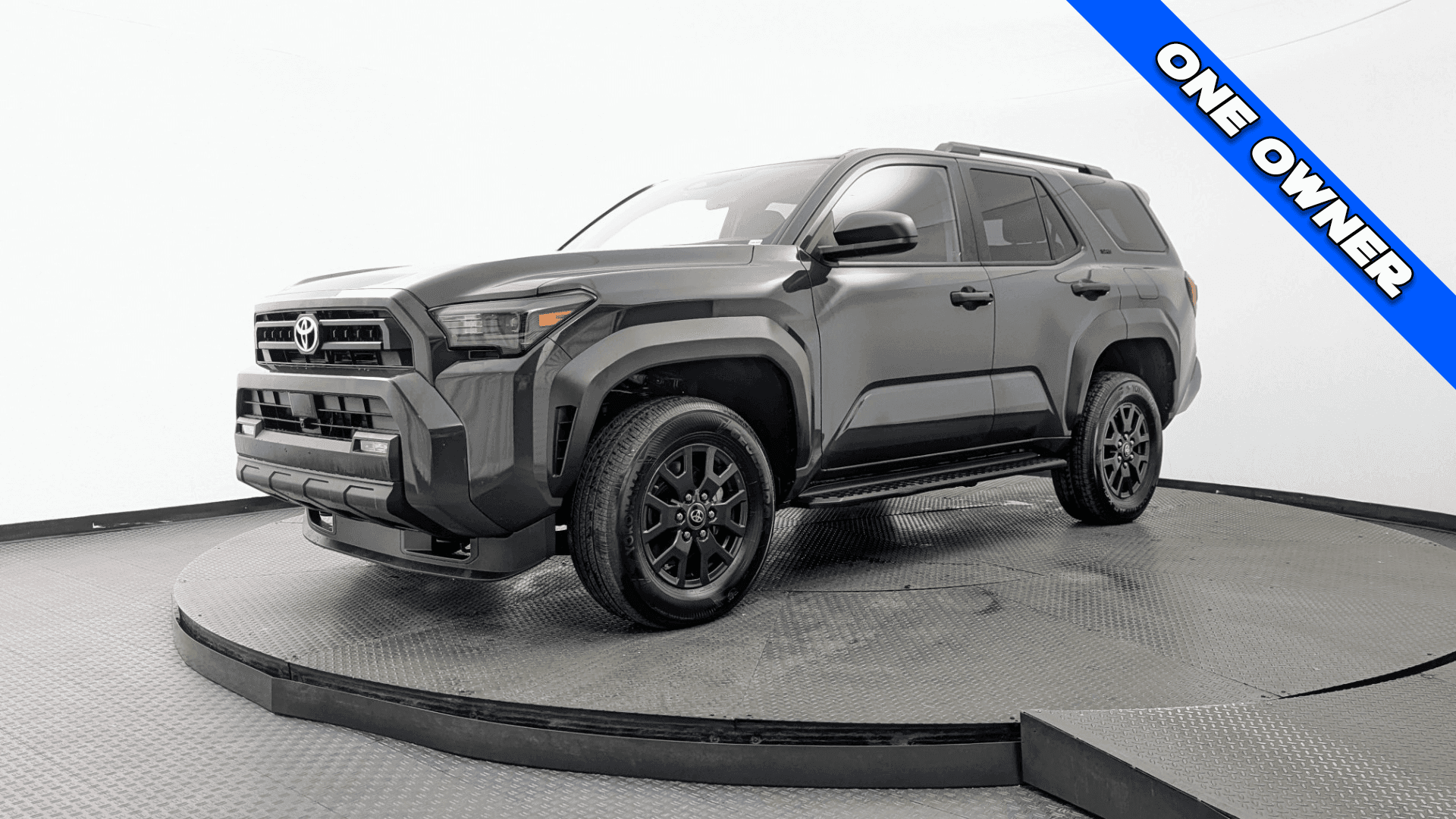 2025 TOYOTA 4RUNNER SR5 photo 1
